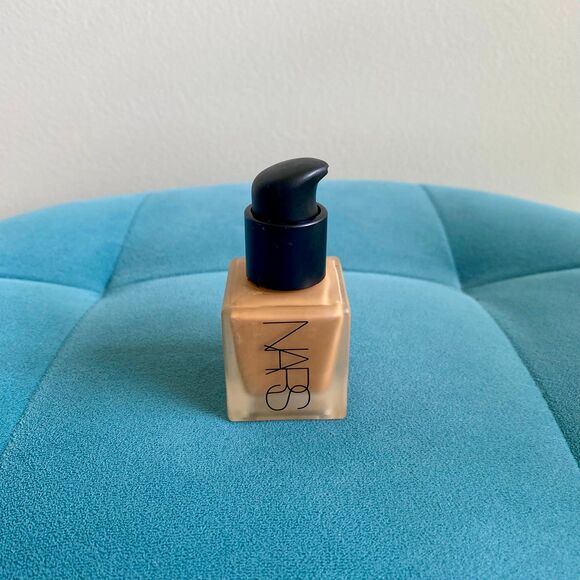 NARS ALL DAY LUMINOUS WEIGHTLESS FOUNDATION in CADIZ Medium-dark 3 Mini size Rar - Picture 1 of 7